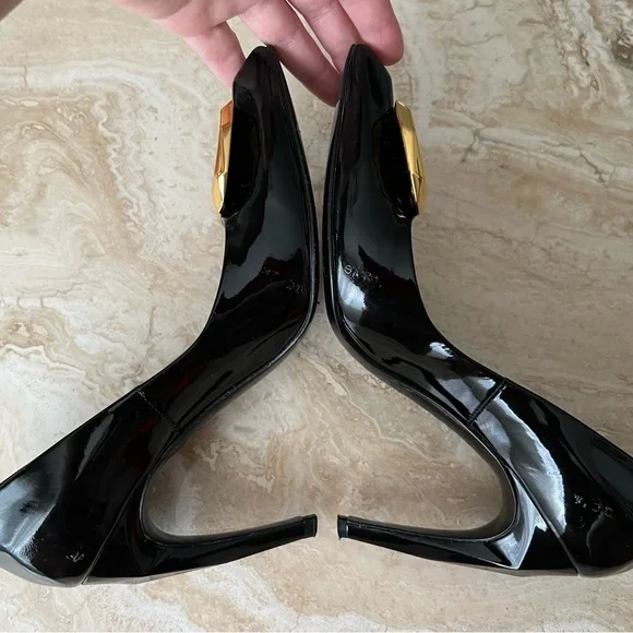 Roger Vivier patent leather gold logo high heels shoes 35,5 us 5,5